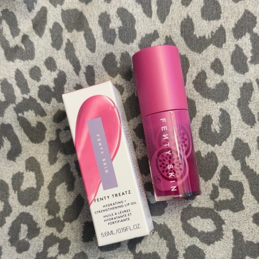 Fenty Beauty Hydrating Lip Oil - Vibrant Pink